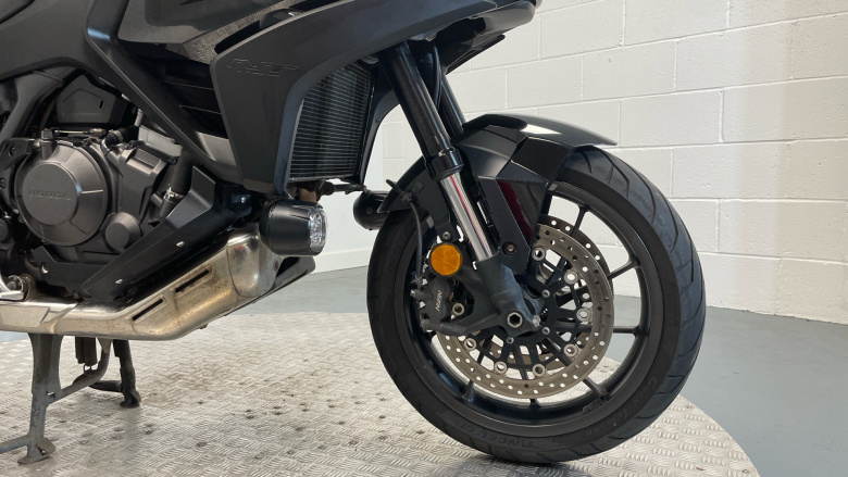 Honda NT1100 Manual (22 Model Year)
